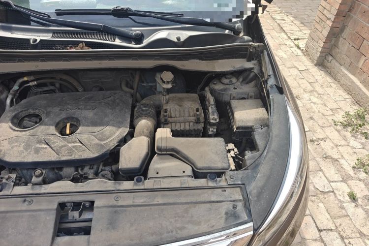 Used Kia Sportage R 2015 2.0L Automatic Two-Wheel Drive DLX Model Engine Bay Left
