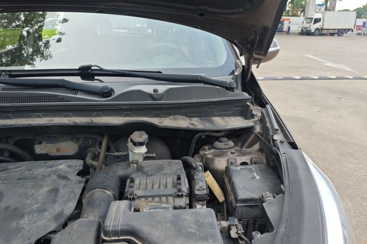 Used Kia Sportage R 2015 2.0L Automatic Two-Wheel Drive GLS Engine Bay Left
