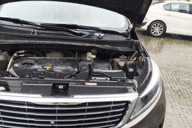Used Kia Sportage R 2015 2.0L Automatic Two-Wheel Drive GLS Engine Bay Left
