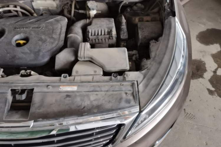 Used Kia Sportage R 2015 2.0L Automatic Two-Wheel Drive DLX Model Engine Bay Left