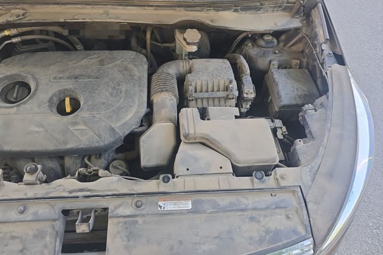 Used Kia Sportage R 2015 2.0L Automatic Two-Wheel Drive DLX Model Engine Bay Left