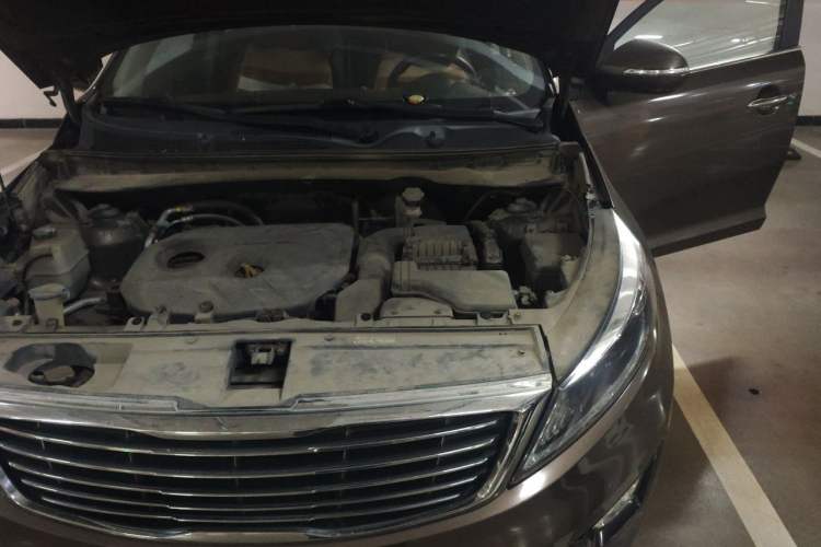 Used Kia Sportage R 2015 2.0L Automatic Two-Wheel Drive DLX Model Engine Bay Left