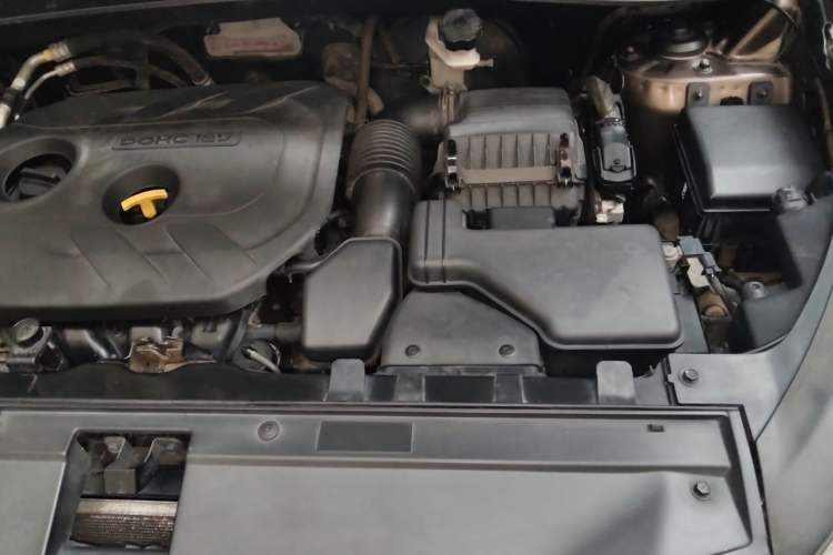 Used Kia Sportage R 2015 2.0L Automatic Two-Wheel Drive DLX Model Engine Bay Left