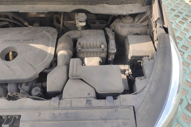 Used Kia Sportage R 2015 2.0L Automatic Two-Wheel Drive DLX Model Engine Bay Left