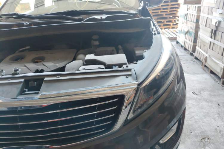 Used Kia Sportage R 2015 2.0L Automatic Two-Wheel Drive DLX Model Engine Bay Left