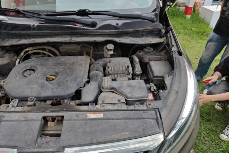 Used Kia Sportage R 2015 2.0L Automatic Two-Wheel Drive GLS Engine Bay Left