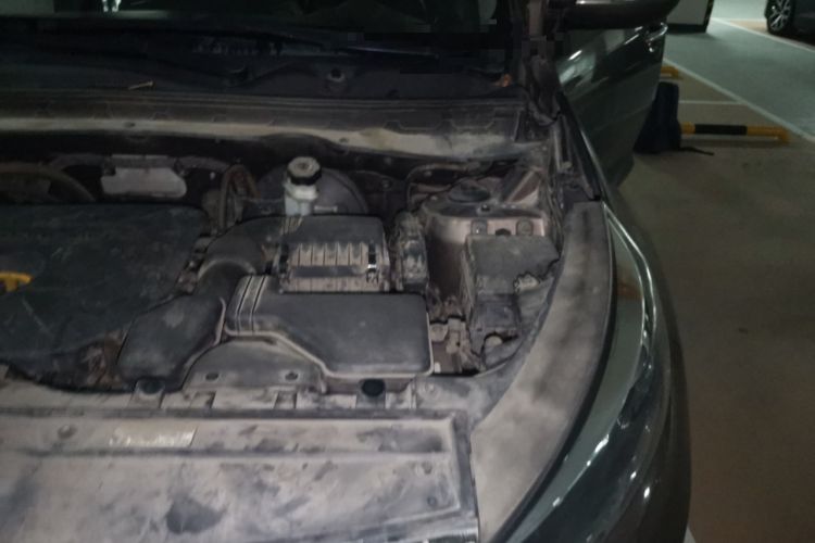 Used Kia Sportage R 2015 2.0L Automatic Two-Wheel Drive DLX Model Engine Bay Left