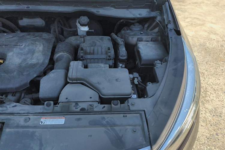 Used Kia Sportage R 2015 2.0L Automatic Two-Wheel Drive DLX Model Engine Bay Left