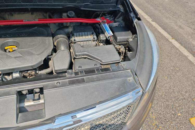 Used Kia Sportage R 2015 2.0L Automatic Two-Wheel Drive DLX Model Engine Bay Left
