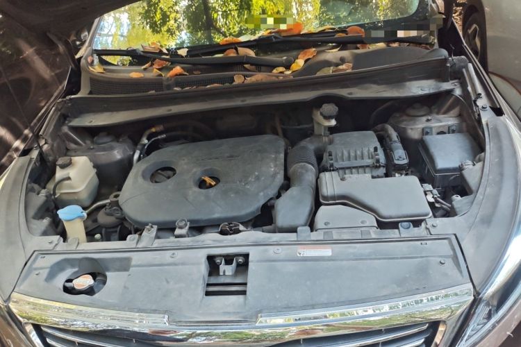 Used Kia Sportage R 2015 2.0L Automatic Two-Wheel Drive DLX Model Engine Bay