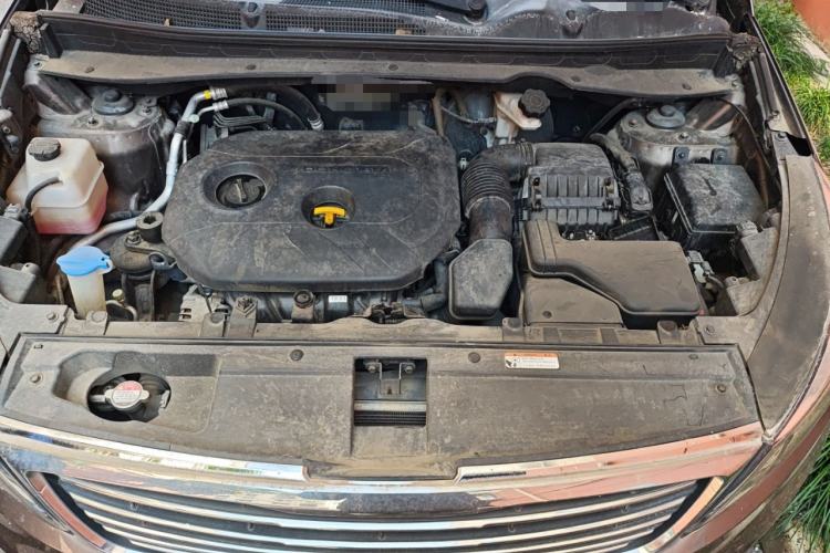 Used Kia Sportage R 2015 2.0L Automatic Two-Wheel Drive DLX Model Engine Bay