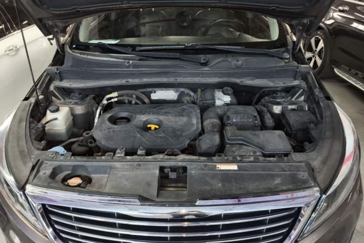 Used Kia Sportage R 2015 2.0L Automatic Two-Wheel Drive GLS Engine Bay