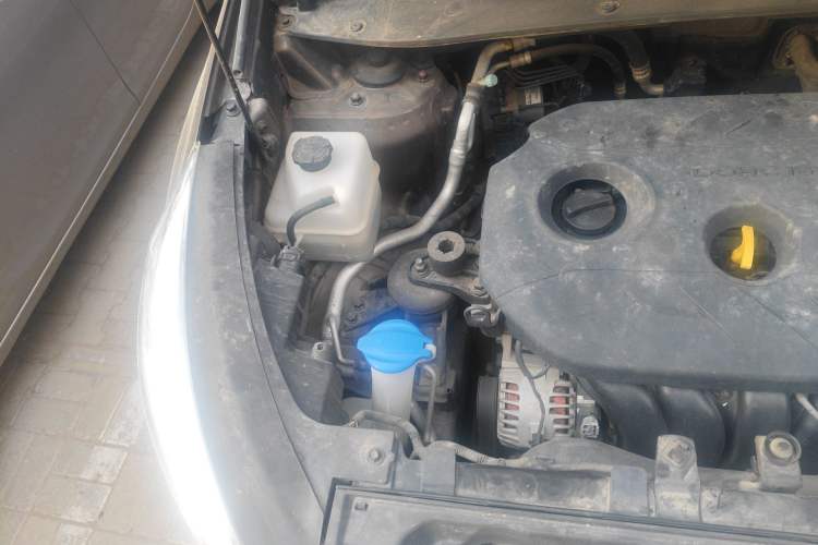 Used Kia Sportage R 2015 2.0L Automatic Two-Wheel Drive GL Engine Bay Right