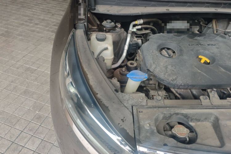 Used Kia Sportage R 2015 2.0L Automatic Two-Wheel Drive DLX Model Engine Bay Right