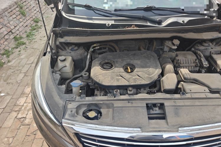 Used Kia Sportage R 2015 2.0L Automatic Two-Wheel Drive DLX Model Engine Bay Right