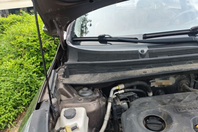 Used Kia Sportage R 2015 2.0L Automatic Two-Wheel Drive GLS Engine Bay Right