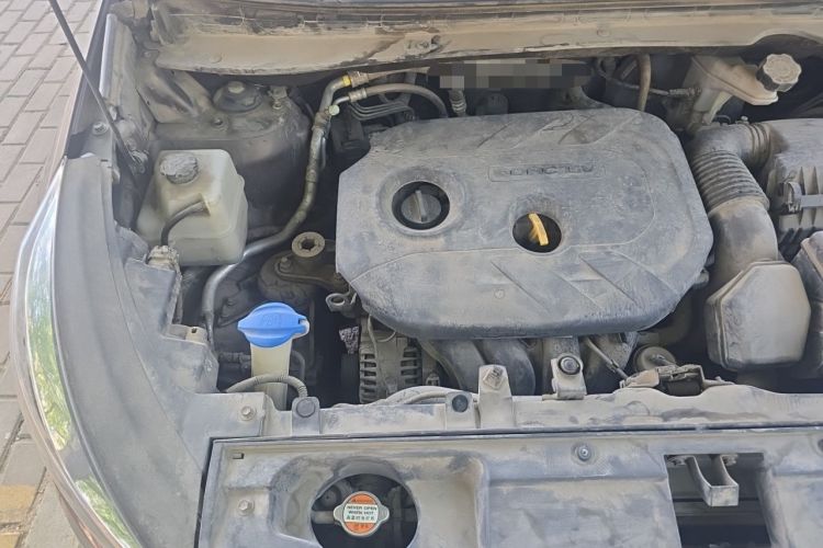 Used Kia Sportage R 2015 2.0L Automatic Two-Wheel Drive DLX Model Engine Bay Right