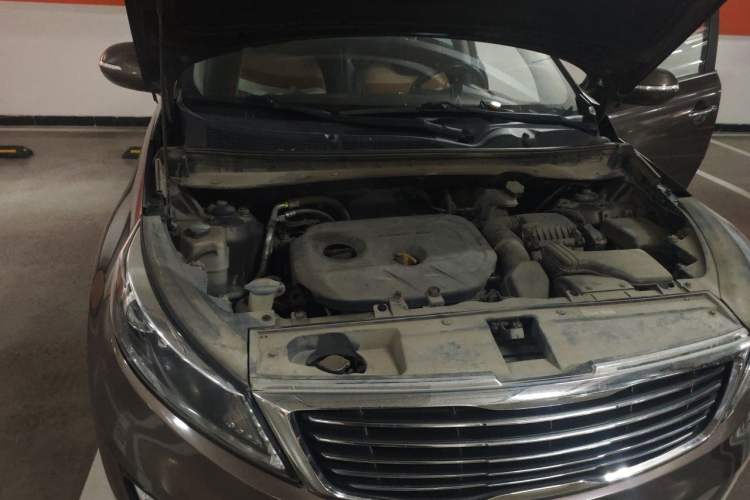 Used Kia Sportage R 2015 2.0L Automatic Two-Wheel Drive DLX Model Engine Bay Right