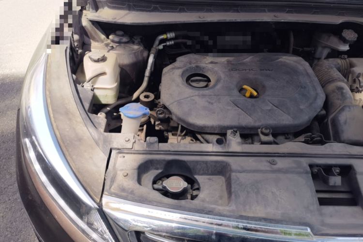 Used Kia Sportage R 2015 2.0L Automatic Two-Wheel Drive DLX Model Engine Bay Right