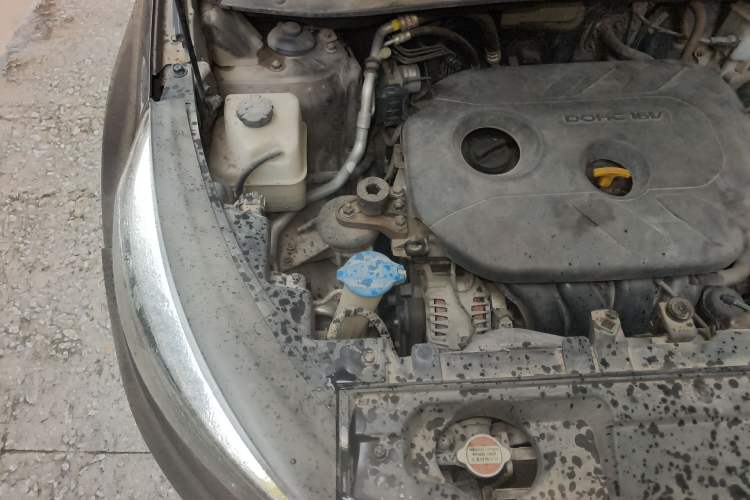 Used Kia Sportage R 2015 2.0L Manual Two-Wheel Drive GL Model Engine Bay Right