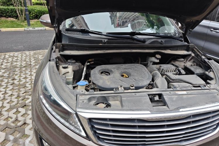 Used Kia Sportage R 2015 2.0L Automatic Two-Wheel Drive DLX Model Engine Bay Right
