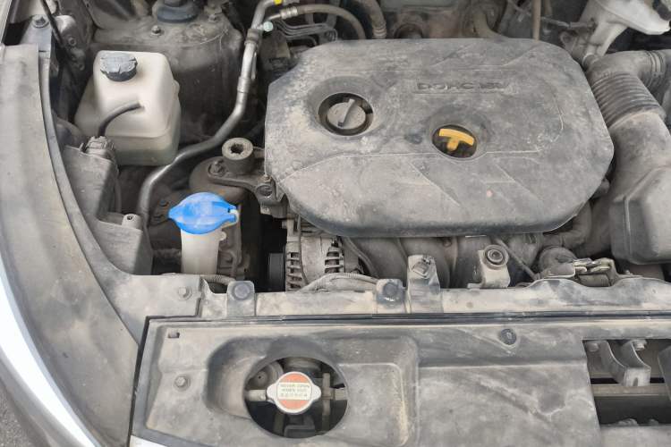 Used Kia Sportage R 2015 2.0L Automatic Two-Wheel Drive DLX Model Engine Bay Right