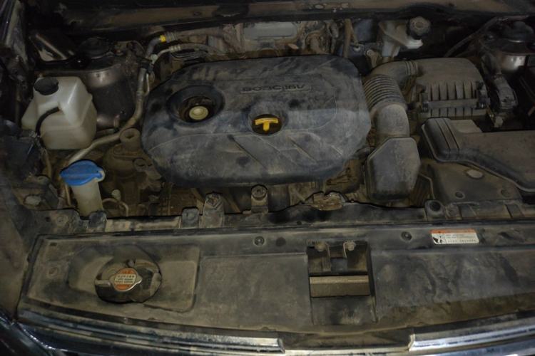 Used Kia Sportage R 2015 2.0L Automatic Two-Wheel Drive DLX Model Engine Bay