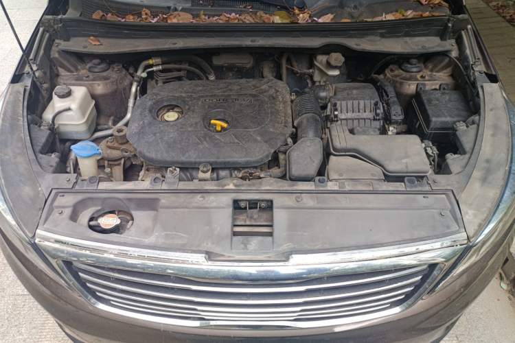 Used Kia Sportage R 2015 2.0L Automatic Two-Wheel Drive DLX Model Engine Bay