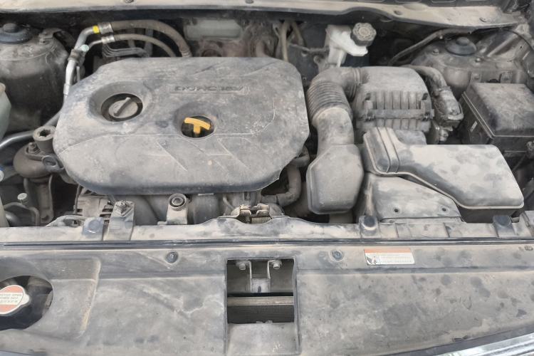Used Kia Sportage R 2015 2.0L Automatic Two-Wheel Drive DLX Model Engine Bay