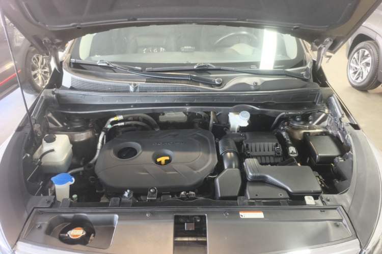 Used Kia Sportage R 2015 2.0L Automatic Two-Wheel Drive DLX Model Engine Bay