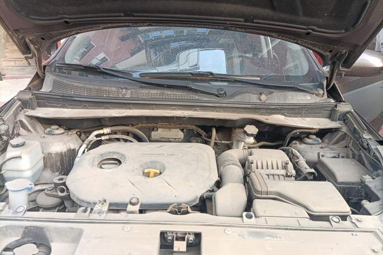 Used Kia Sportage R 2015 2.0L Manual Two-Wheel Drive GL Model Engine Bay