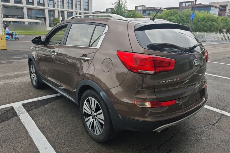Used Kia Sportage R 2015 2.0L Automatic Two-Wheel Drive DLX Model Exterior 2