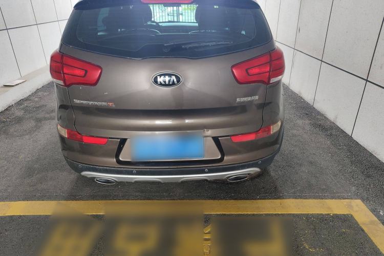 Used Kia Sportage R 2015 2.0L Manual Two-Wheel Drive GLS Trim Exterior 4