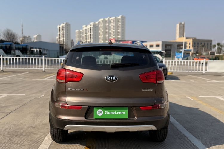 Used Kia Sportage R 2015 2.0L Manual Two-Wheel Drive GL Model Exterior 4