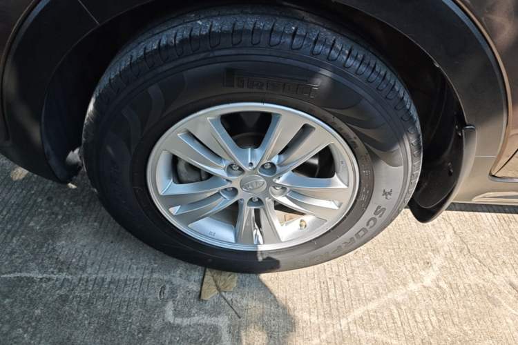 Used Kia Sportage R 2015 2.0L Automatic Two-Wheel Drive GL Exterior 4