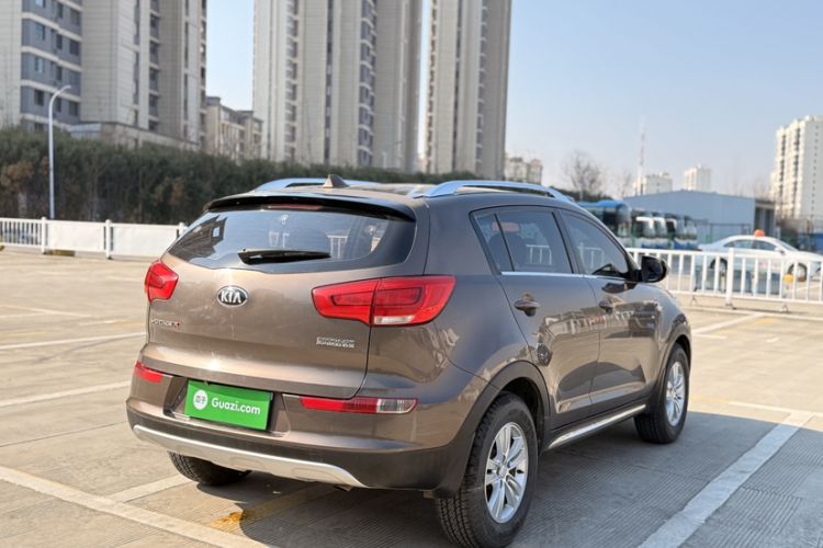 Used Kia Sportage R 2015 2.0L Manual Two-Wheel Drive GL Model Exterior 5