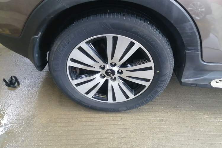 Used Kia Sportage R 2015 2.0L Automatic 2WD Premium Edition Exterior 5