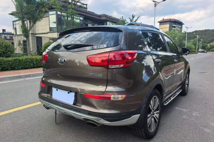 Used Kia Sportage R 2015 2.0L Automatic Two-Wheel Drive DLX Model Exterior 6