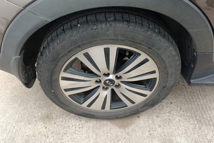 Used Kia Sportage R 2015 2.0L Automatic Two-Wheel Drive DLX Model Exterior 8