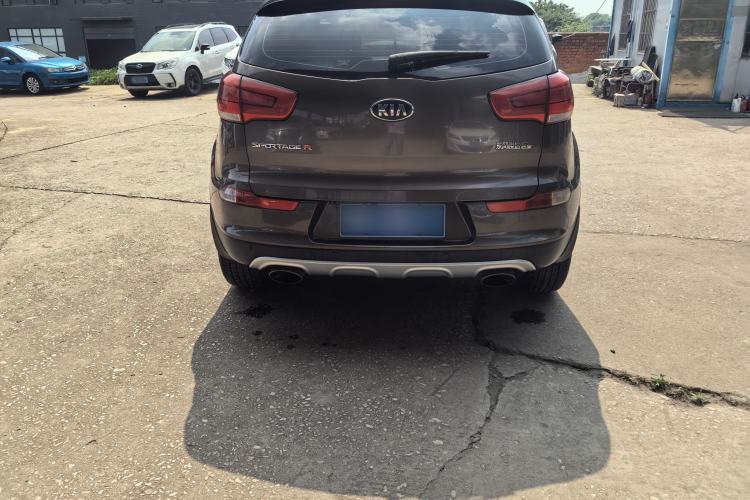 Used Kia Sportage R 2015 2.0L Automatic Two-Wheel Drive DLX Model Exterior 9