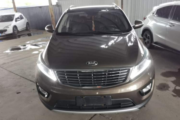 Used Kia Sportage R 2015 2.0L Automatic Two-Wheel Drive DLX Model Front