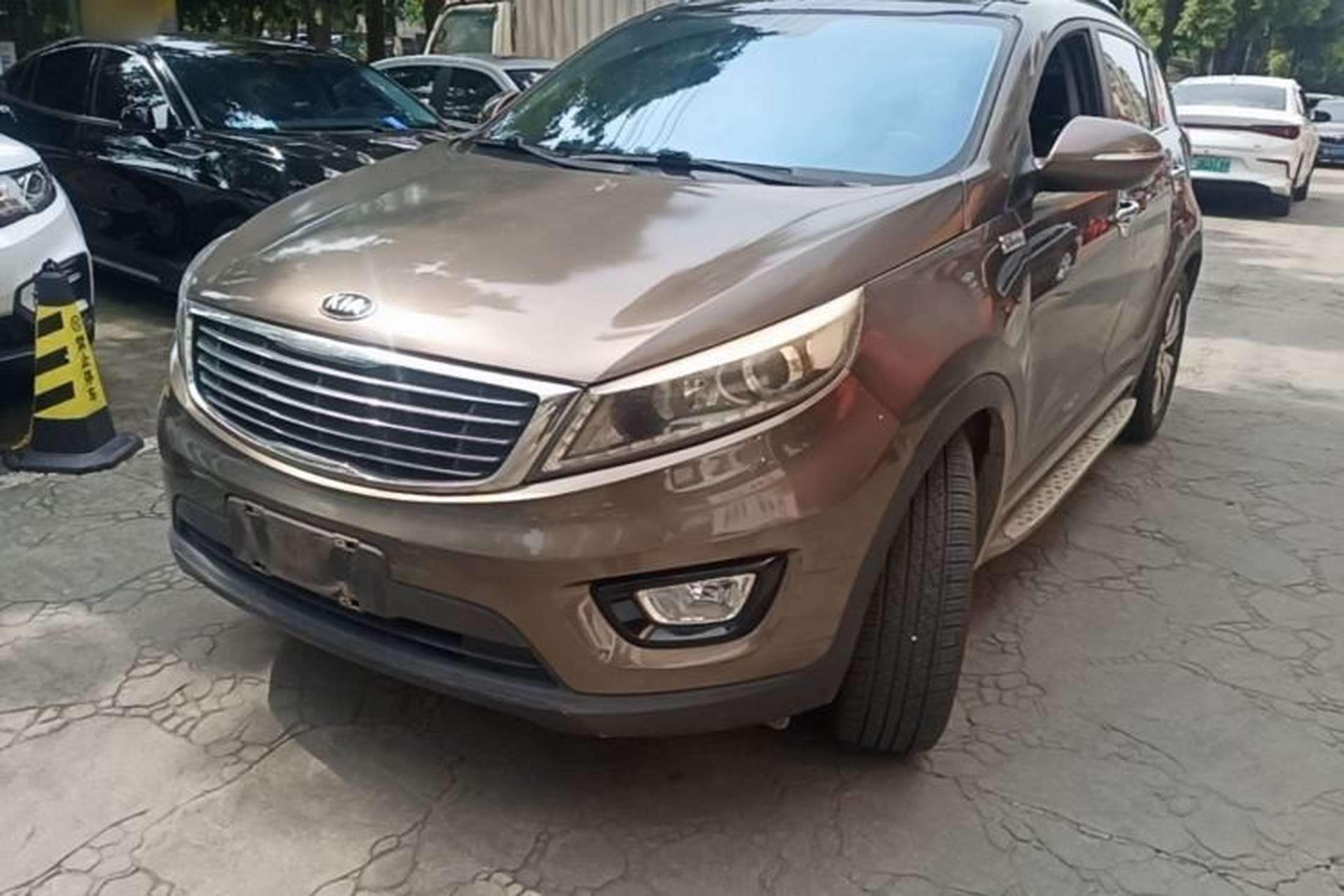 Used Kia Sportage R 2015 2.0L Automatic Two-Wheel Drive DLX Model Front Left 45 Deg
