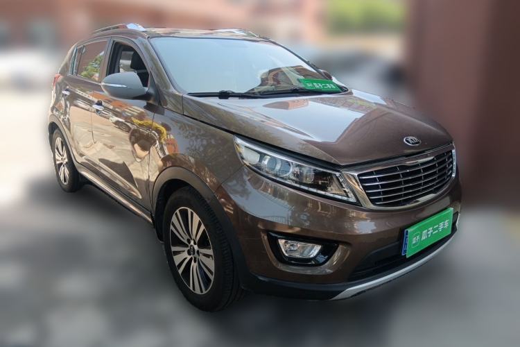 Used Kia Sportage R 2015 2.0L Automatic Two-Wheel Drive DLX Model Front Right 45 Deg