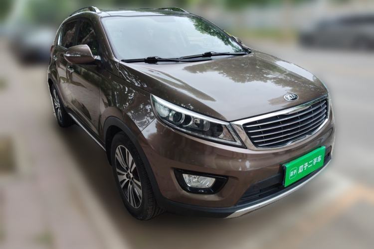 Used Kia Sportage R 2015 2.0L Automatic Two-Wheel Drive DLX Model Front Right 45 Deg