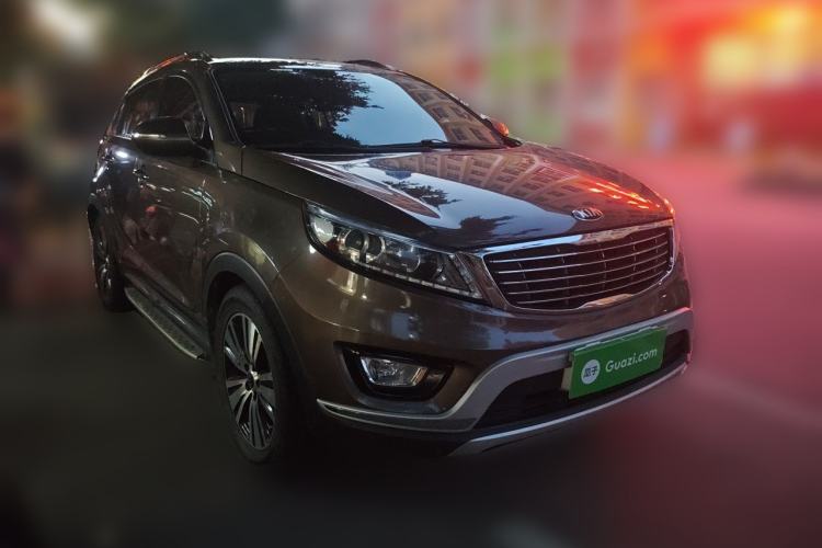 Used Kia Sportage R 2015 2.0L Automatic Two-Wheel Drive DLX Model Front Right 45 Deg