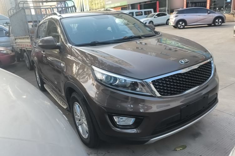 Used Kia Sportage R 2015 2.0L Manual Two-Wheel Drive GL Model Front Right 45 Deg