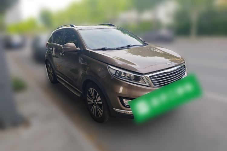 Used Kia Sportage R 2015 2.0L Automatic Two-Wheel Drive DLX Model Front Right 45 Deg
