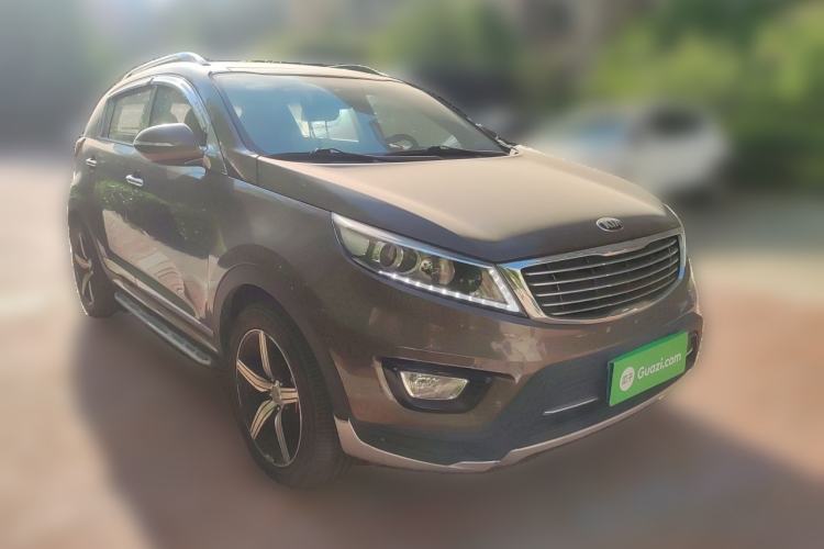 Used Kia Sportage R 2015 2.0L Automatic Two-Wheel Drive DLX Model Front Right 45 Deg
