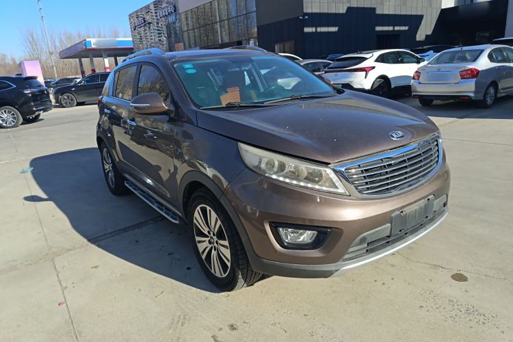 Used Kia Sportage R 2015 2.0L Automatic Two-Wheel Drive DLX Model Front Right 45 Deg