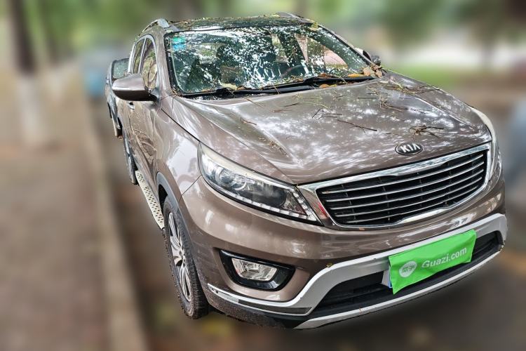Used Kia Sportage R 2015 2.0L Automatic Two-Wheel Drive DLX Model Front Right 45 Deg